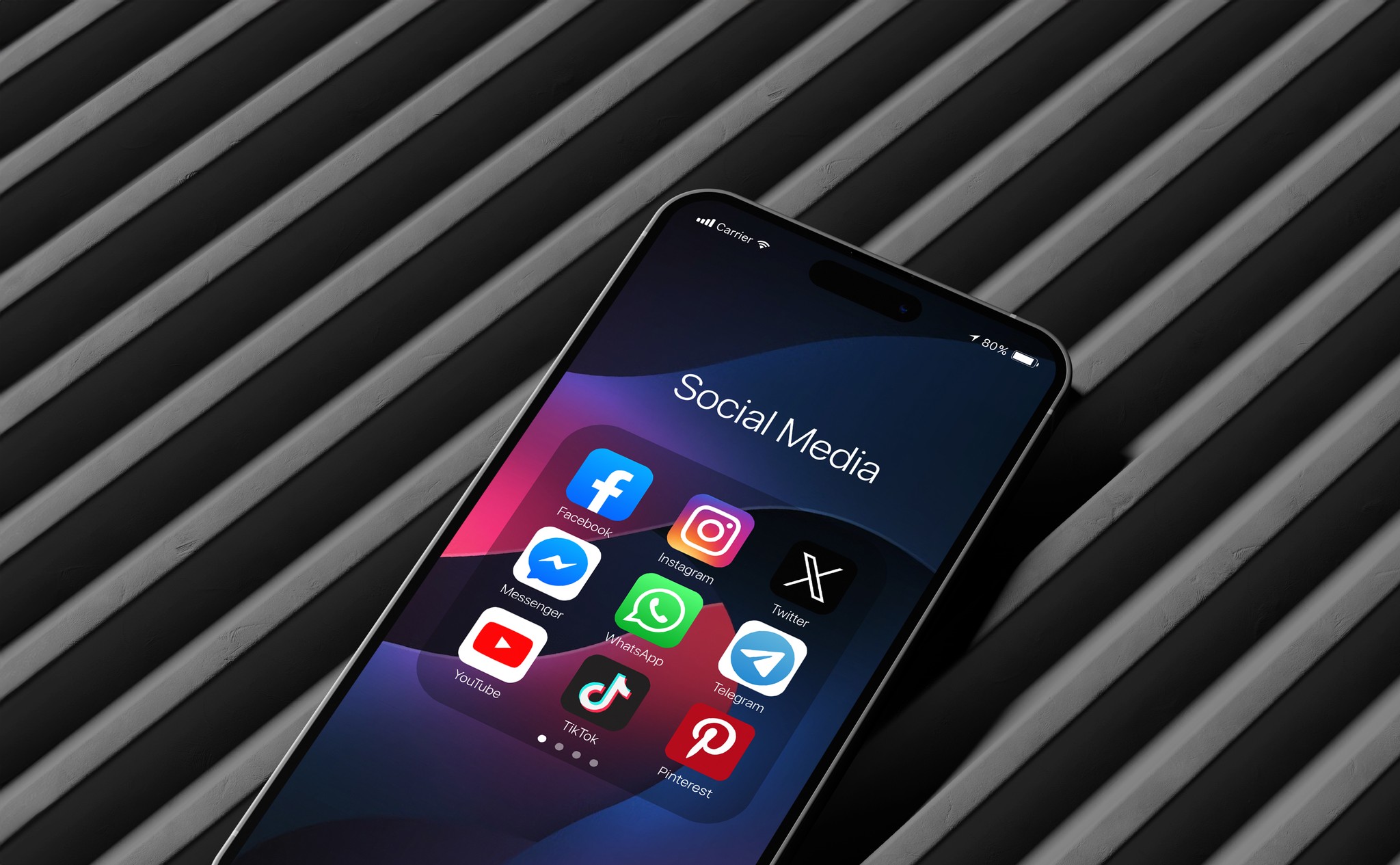 Top 20 Advantages and Disadvantages of Social Media in 2026